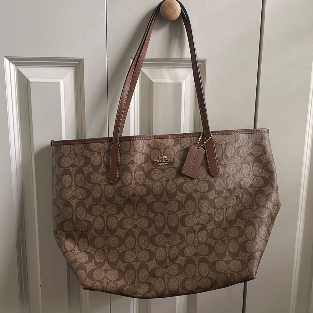 Coach City Tote Bag in Signature Canvas